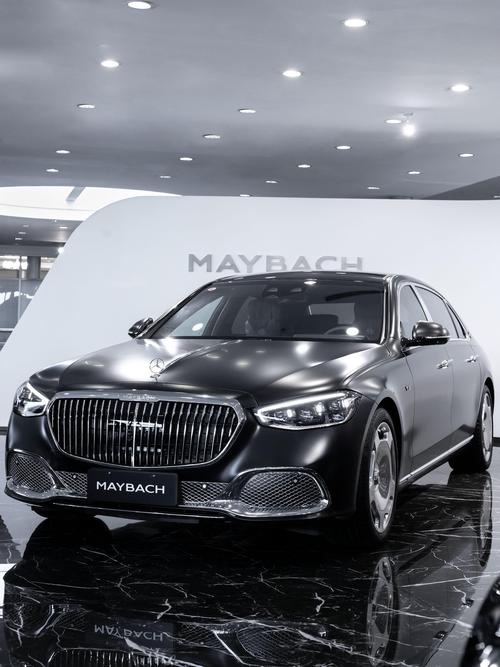 成都49岚图汽车的售后服务让用户无忧出行，迈巴赫未来的豪华车趋势