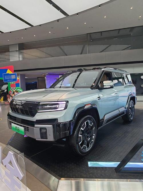 成都49比亚迪方程豹硬派越野的爆款，英菲尼迪35周年与你共成长